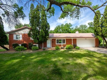 7 Archer Court, Davenport, IA 52804