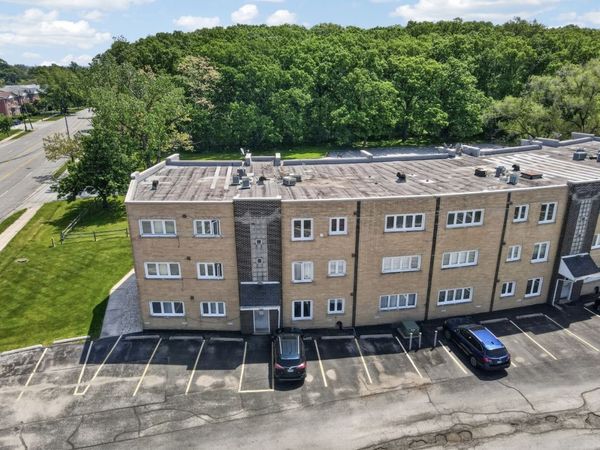 9504 S 86th Avenue , Unit 201, Hickory Hills, IL 60457