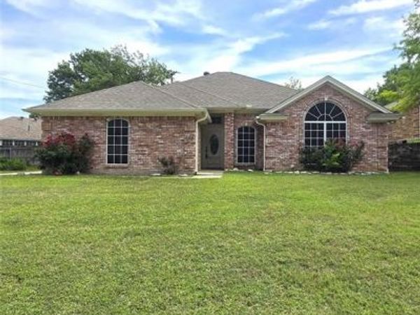 604 Valleyridge Court, Decatur, TX 76234