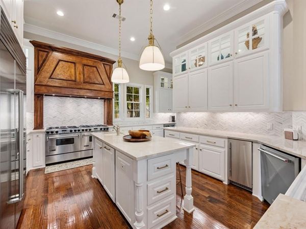 802 Carriage Court, Southlake, TX 76092