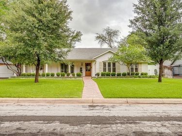 4208 Glenwood Drive, Fort Worth, TX 76109