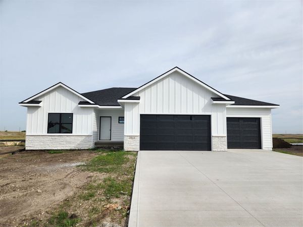 2912 NW Fairfield Court, Ankeny, IA 50023