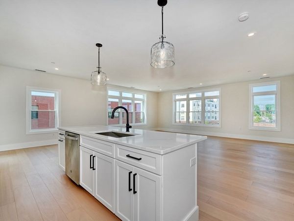 62 Foundry St, Unit 315, Wakefield, MA 01880