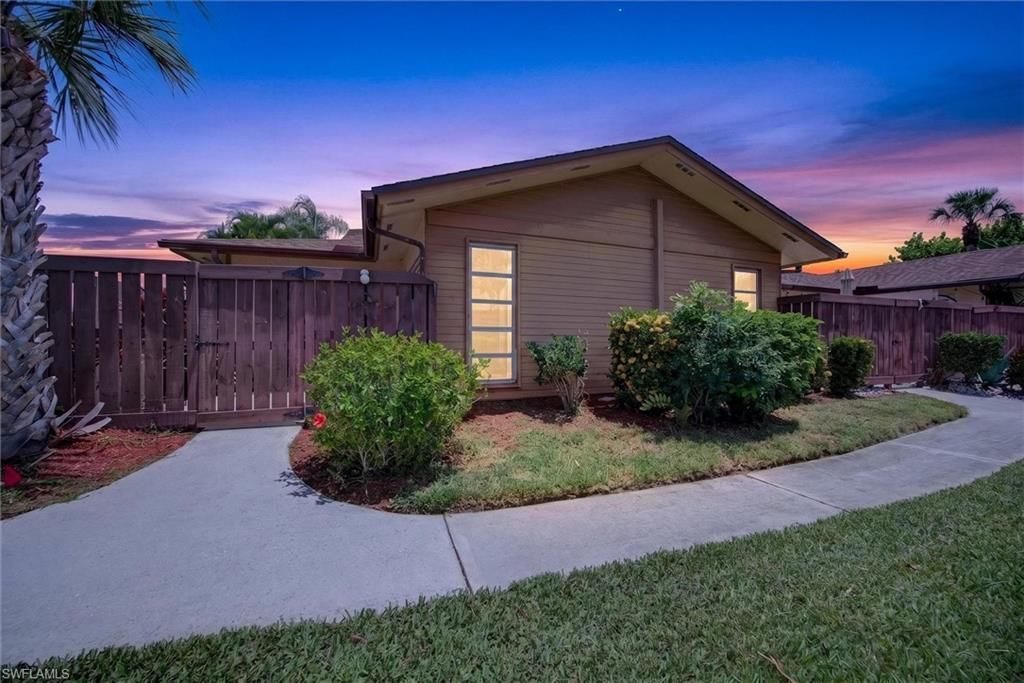 6315 Royal Woods Dr, Fort Myers, FL 33908 Photo