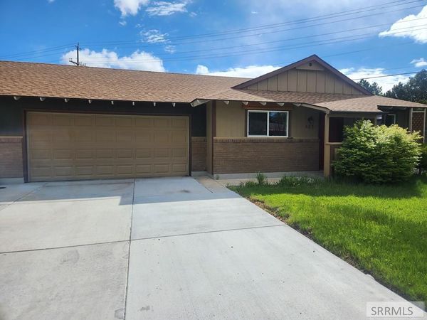 483 Higbee Circle, IDAHO FALLS, ID 83404