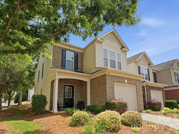 2403 Diplomat Lane , Charlotte, NC 28210