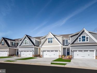 656 JACK NICHOLAS CIRCLE , YORK, PA 17403