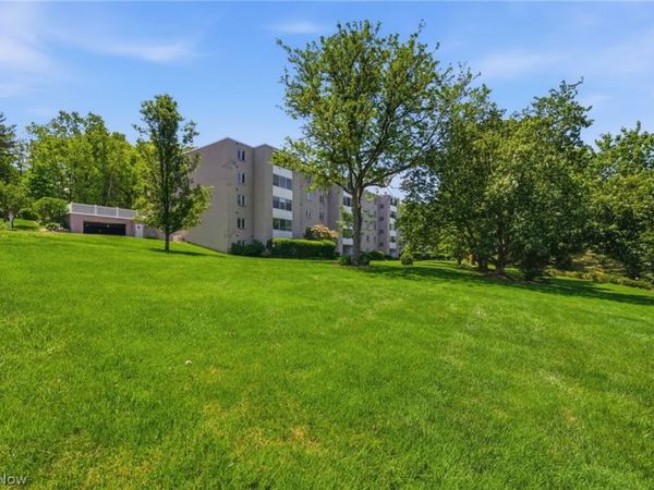 520 Meredith Lane , Unit 516, Cuyahoga Falls, OH 44223
