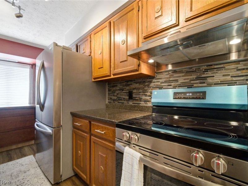 520 Meredith Lane, Unit 516, Cuyahoga Falls, OH 44223 Photo 14