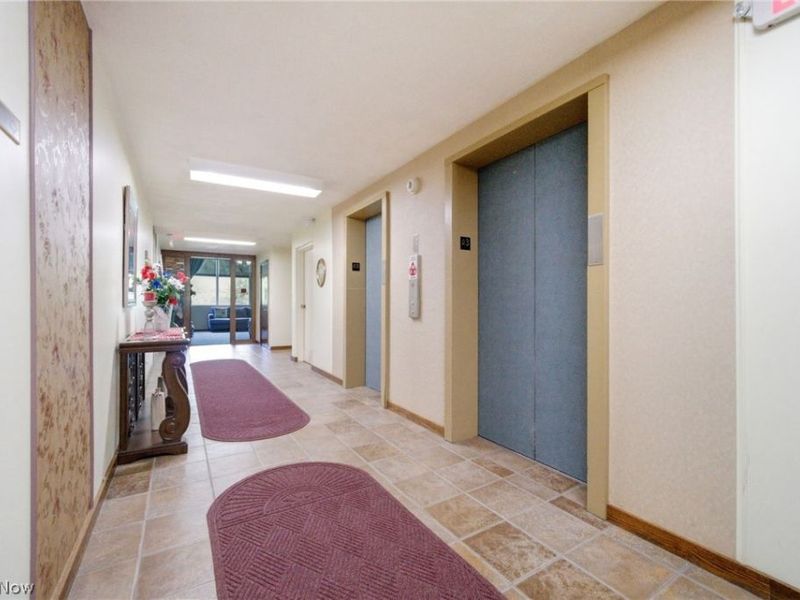 520 Meredith Lane, Unit 516, Cuyahoga Falls, OH 44223 Photo 6