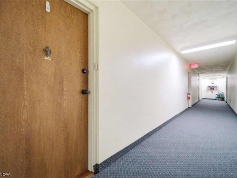 520 Meredith Lane, Unit 516, Cuyahoga Falls, OH 44223 Photo 8