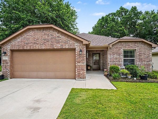 1327 Lanius Street, Gainesville, TX 76240