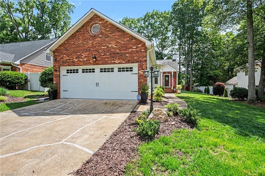 4465 Woodsman Way, Winston-Salem, NC 27103 Main Photo
