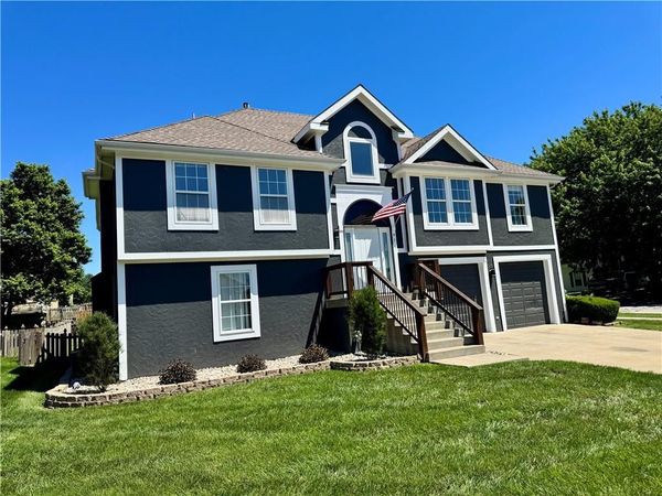 414 Donegal Drive, Smithville, MO 64089