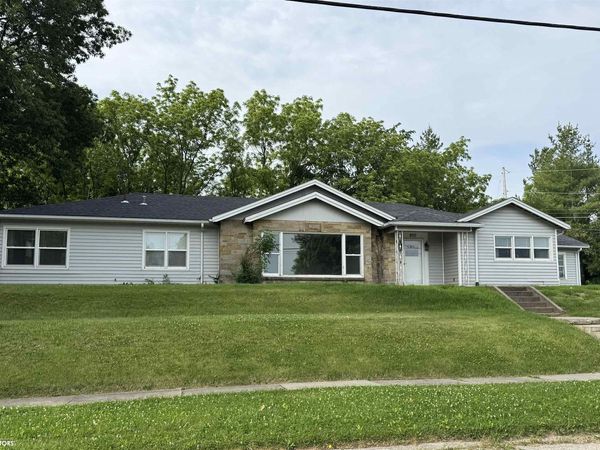 800 E Broadway Avenue, Fairfield, IA 52556