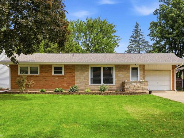 2716 Division Street, Burlington, IA 52601