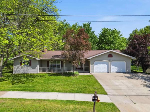 621 W UPHAM STREET, Marshfield, WI 54449