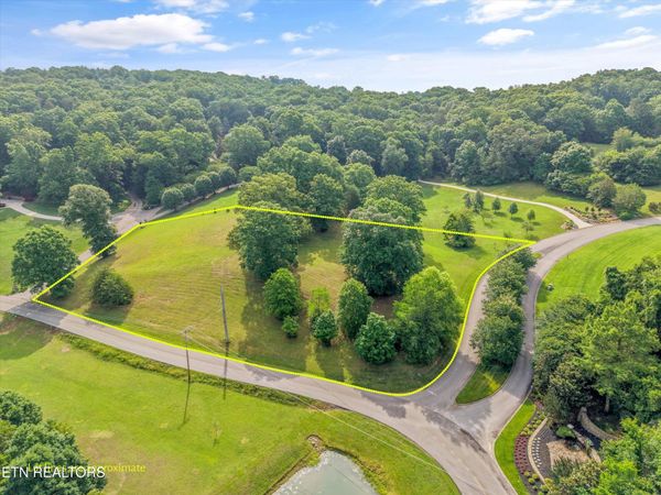 110 Conkinnon Drive, Lenoir City, TN 37772
