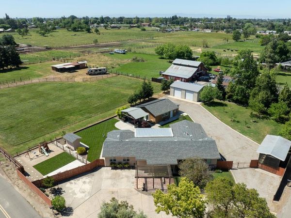 7167 Eleanor Rd, Oakdale, CA 95361