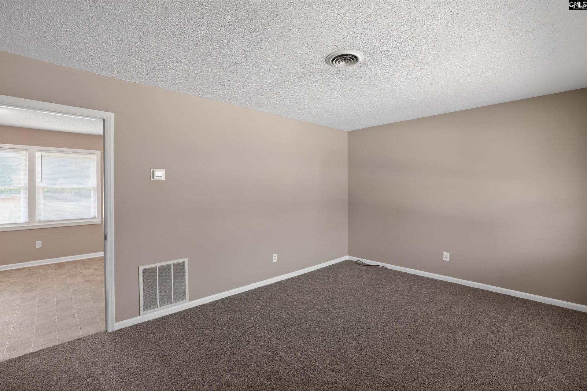 328 Galbra Street  Photo 12