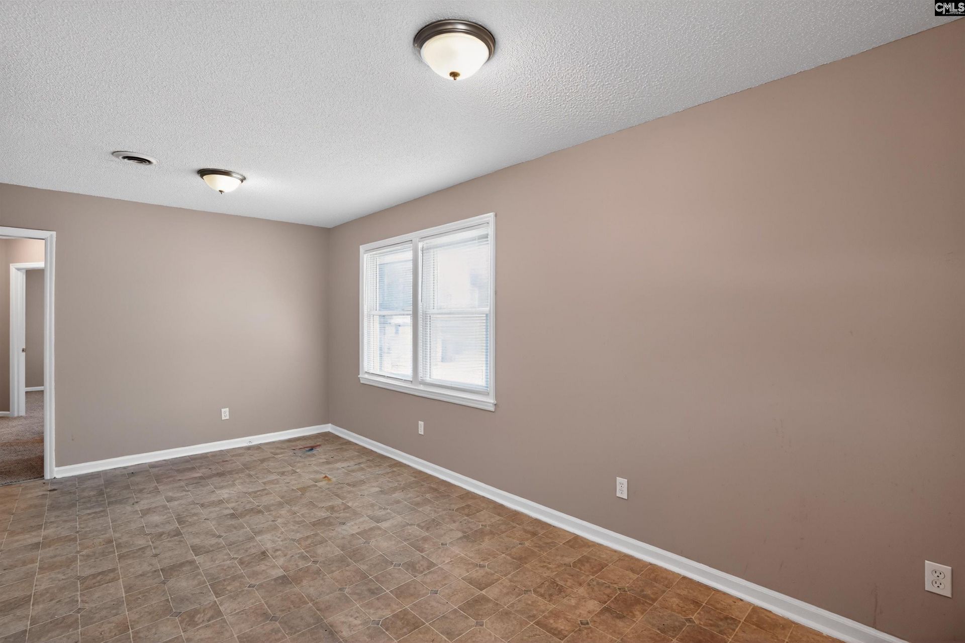 328 Galbra Street  Photo 13