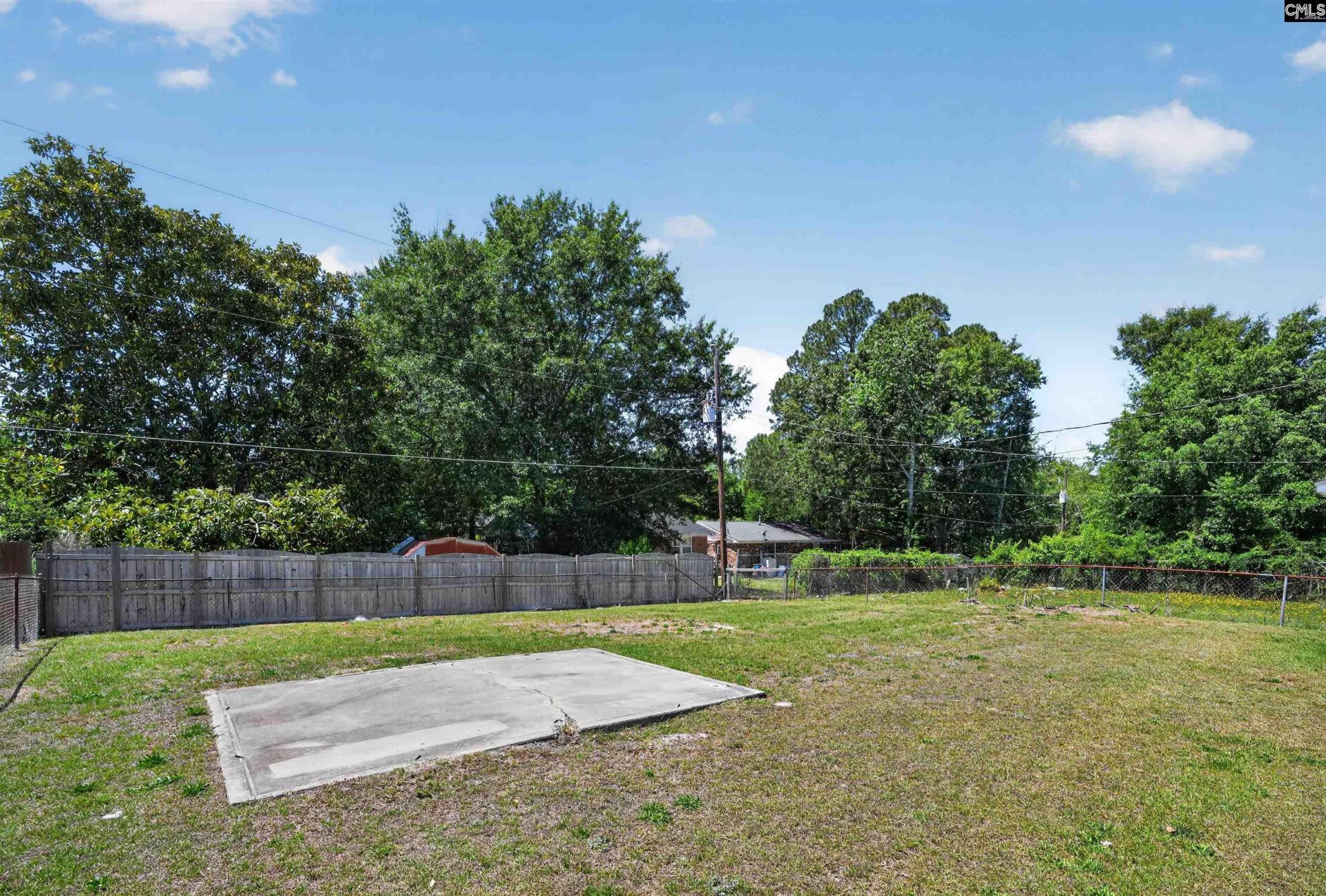 328 Galbra Street  Photo 28