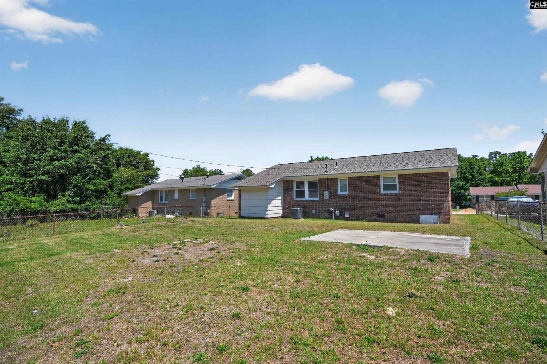 328 Galbra Street  Photo 5