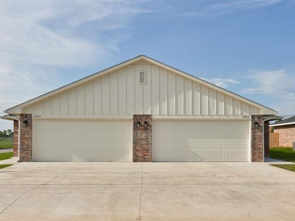 200 NW 122nd Street, Unit A & B, Oklahoma City, OK 73114