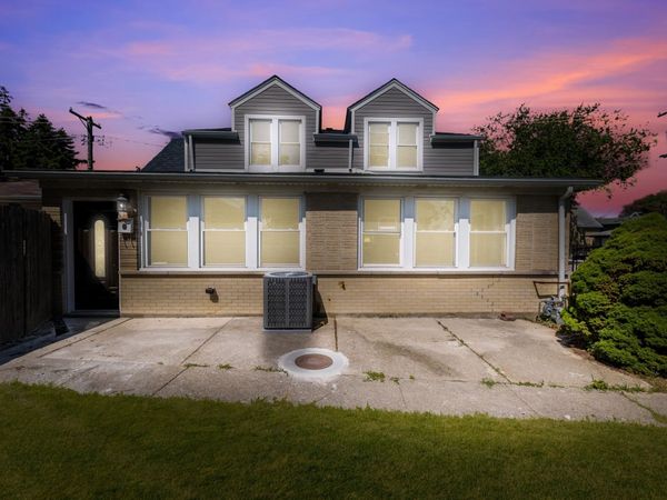 4900 S Laramie Avenue, Chicago, IL 60638