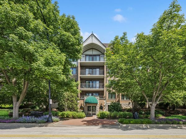 5 S Pine Street, Unit 405B, Mount Prospect, IL 60056