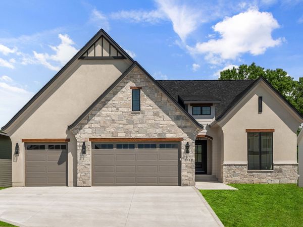 16511 Ironwood Lane, Urbandale, IA 50263