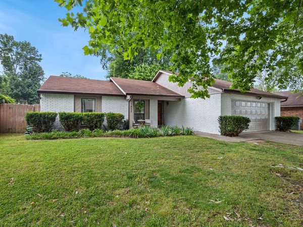 1452 E Eton Street, Fayetteville, AR 72703
