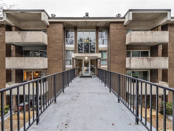 2401 Charlemagne Cir, Pittsburgh, PA 15237