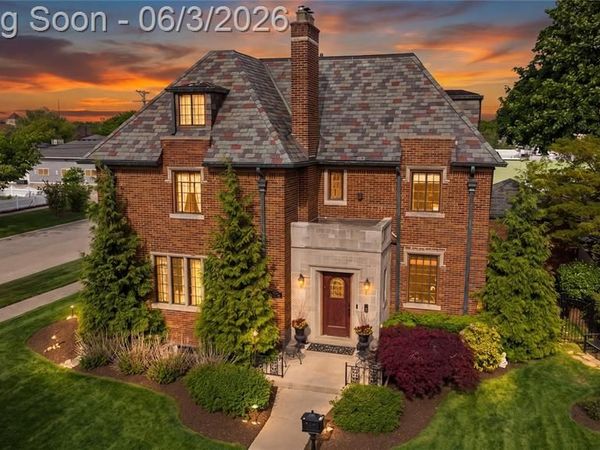 2470 Riverside Drive, Trenton, MI 48183