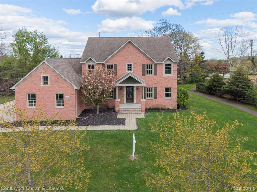 20806 Deerfield, Farmington Hills, MI 48335 Main Photo