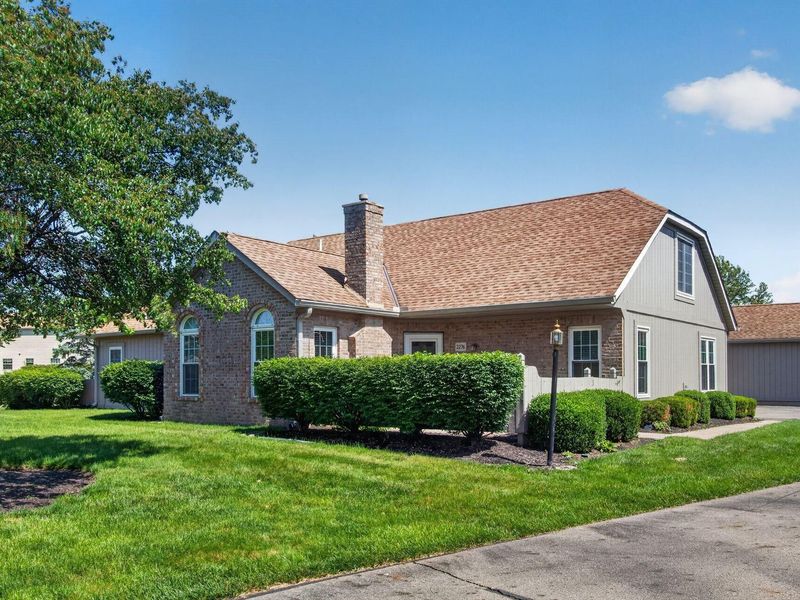 2276 Willowside Lane, Grove City, OH 43123 Photo 2