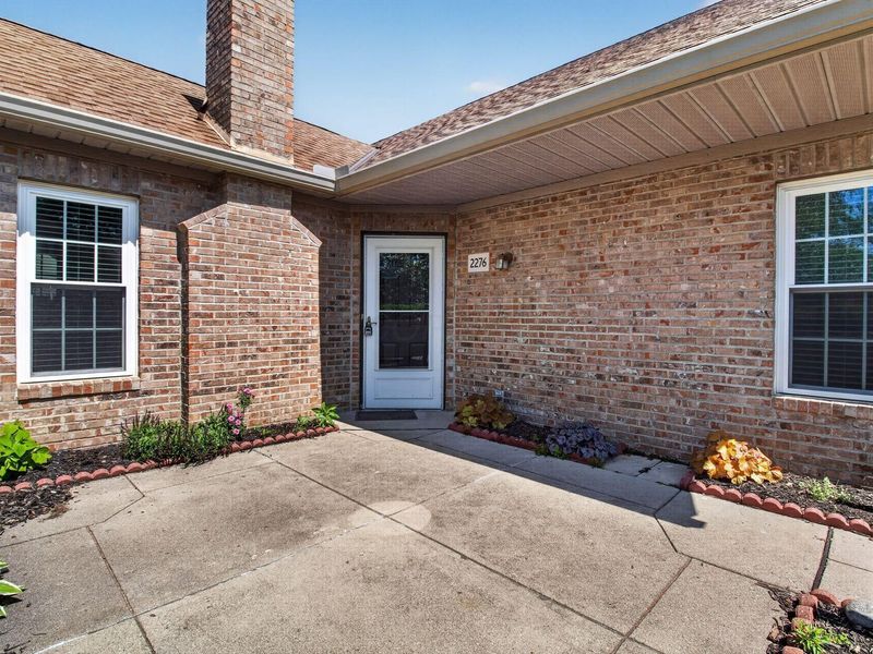 2276 Willowside Lane, Grove City, OH 43123 Photo 3