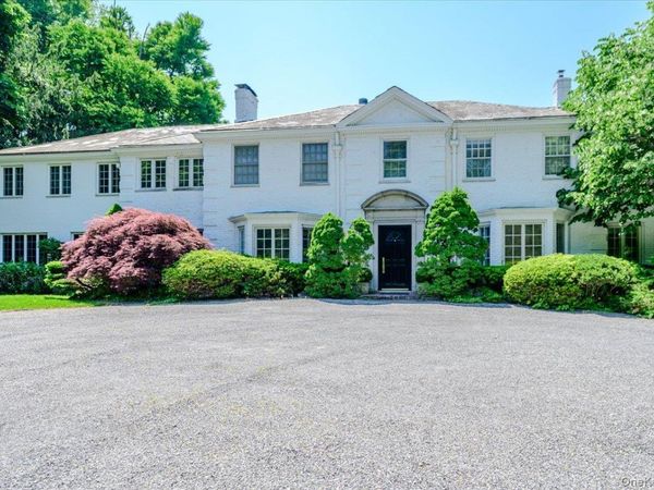 126 Station Road , Great Neck, NY 11024