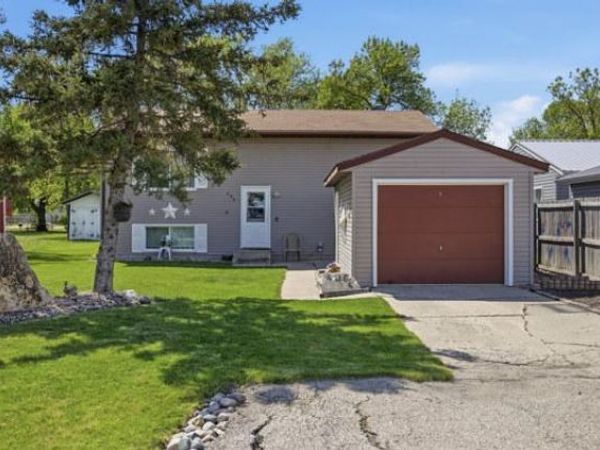 406 3rd Avenue , Mapleton, ND 58059