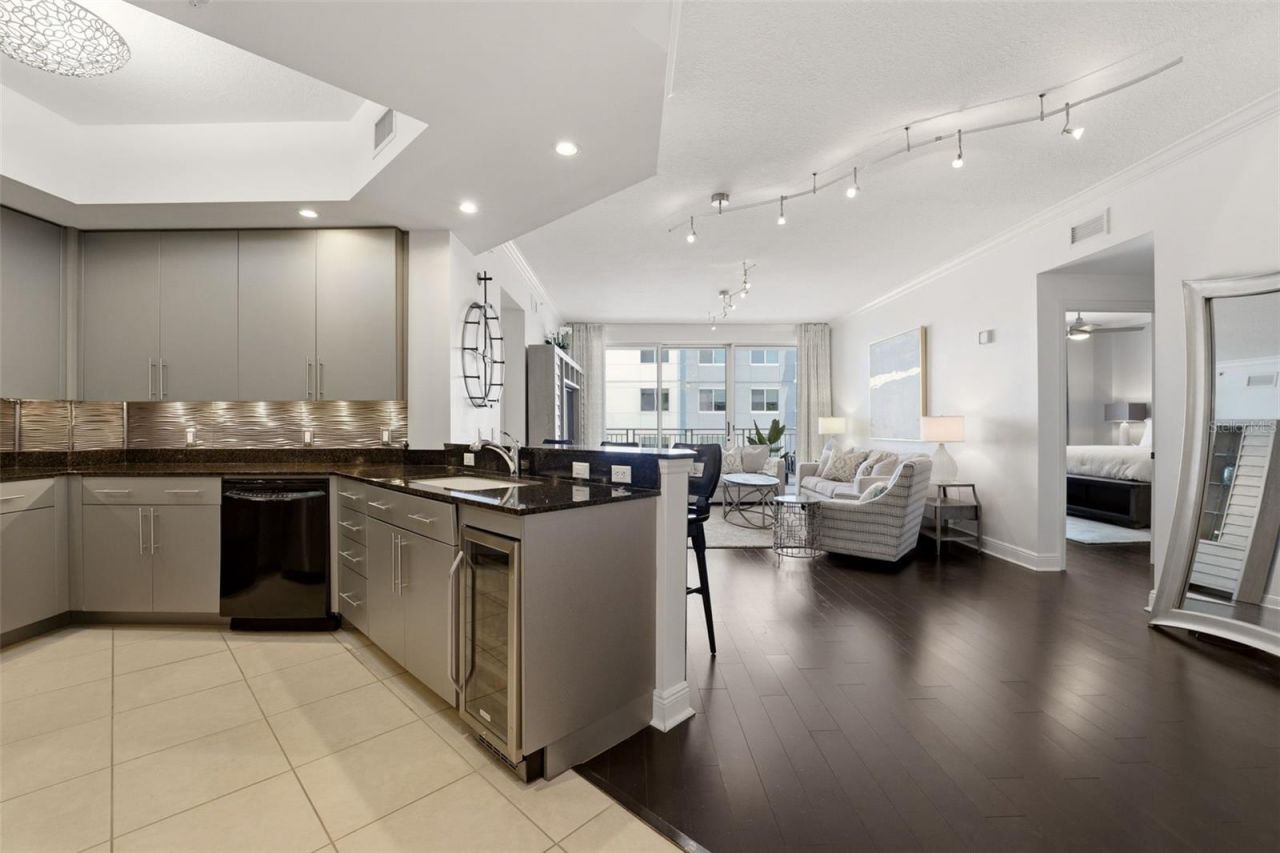 100 Central Avenue, Unit H716, Sarasota, FL 34236 Photo