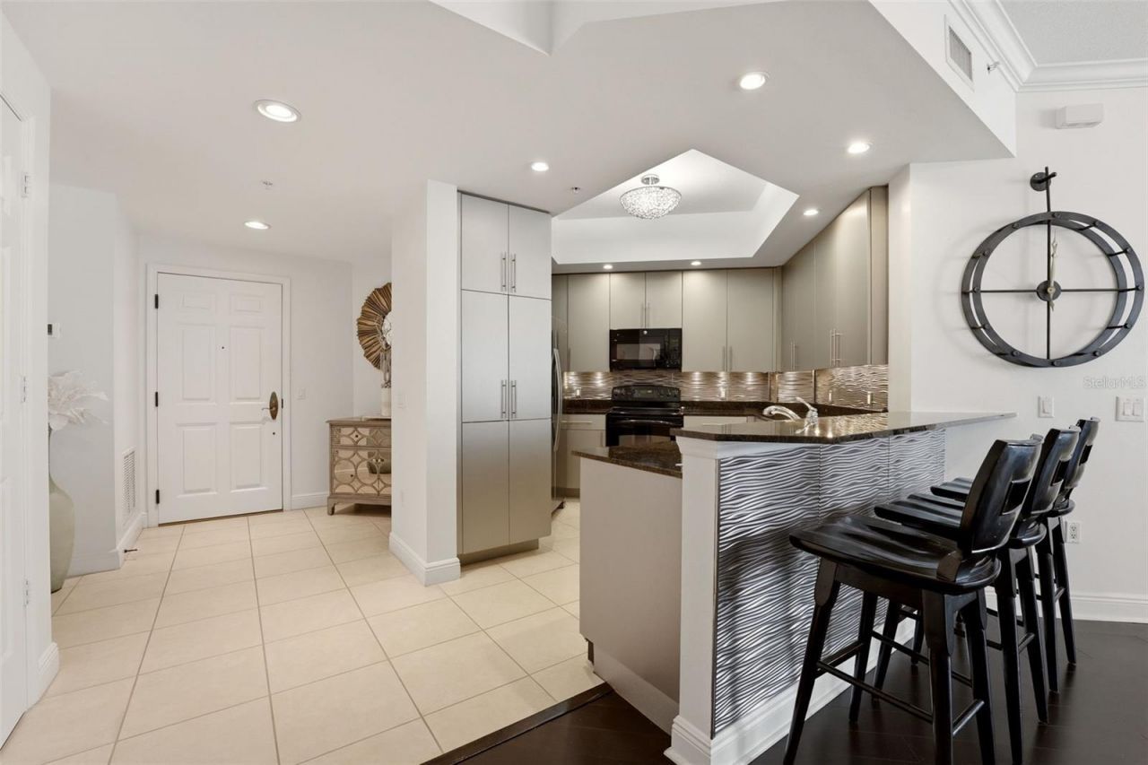 100 Central Avenue, Unit H716, Sarasota, FL 34236 Photo