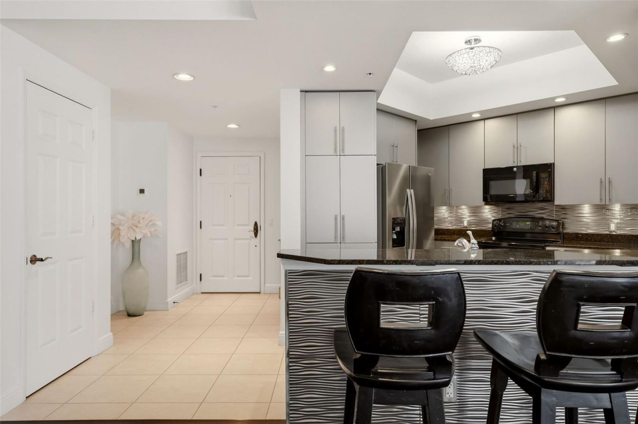 100 Central Avenue, Unit H716, Sarasota, FL 34236 Photo