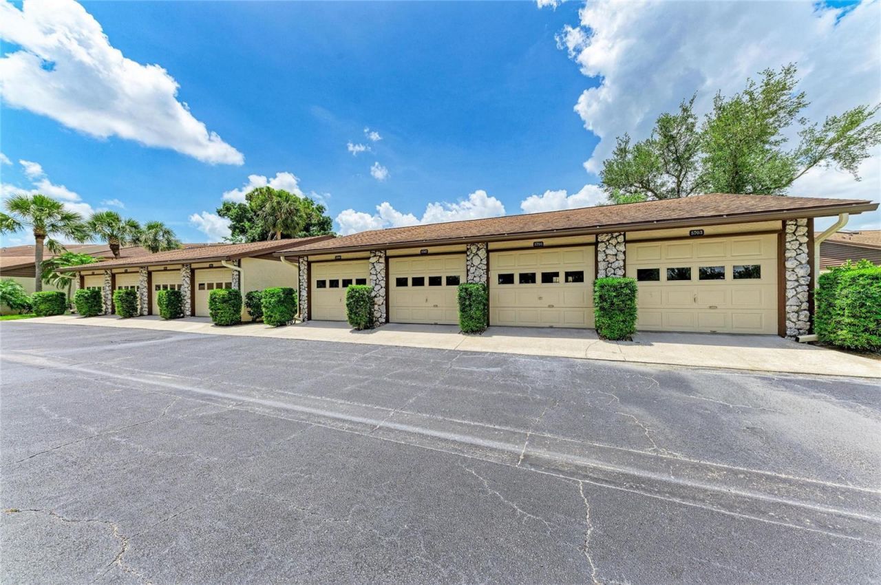 5709 Avista Drive, Unit 5709, Sarasota, FL 34243 Photo