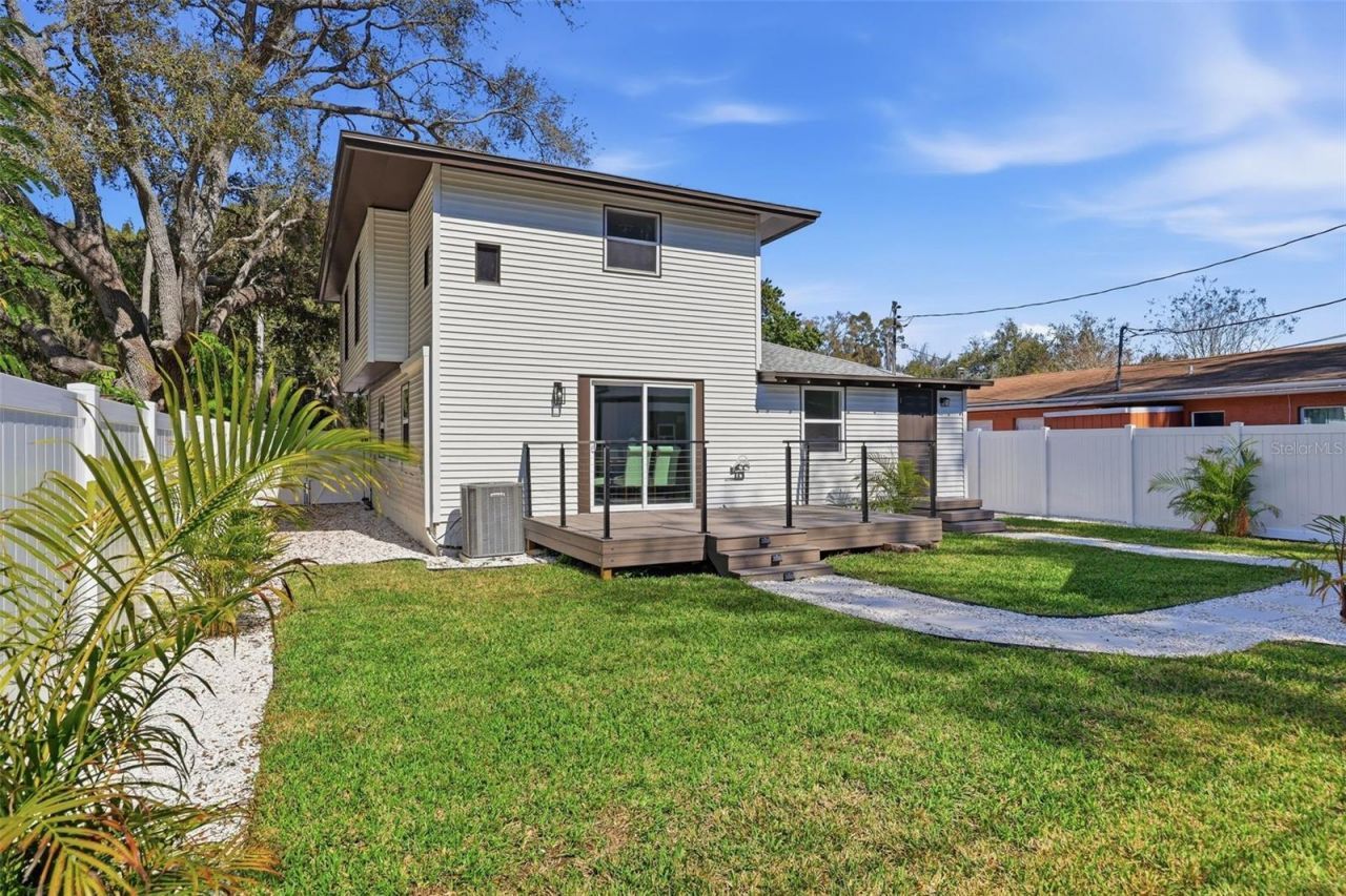 727 16th Ave Nw, Largo, FL 33770 Photo