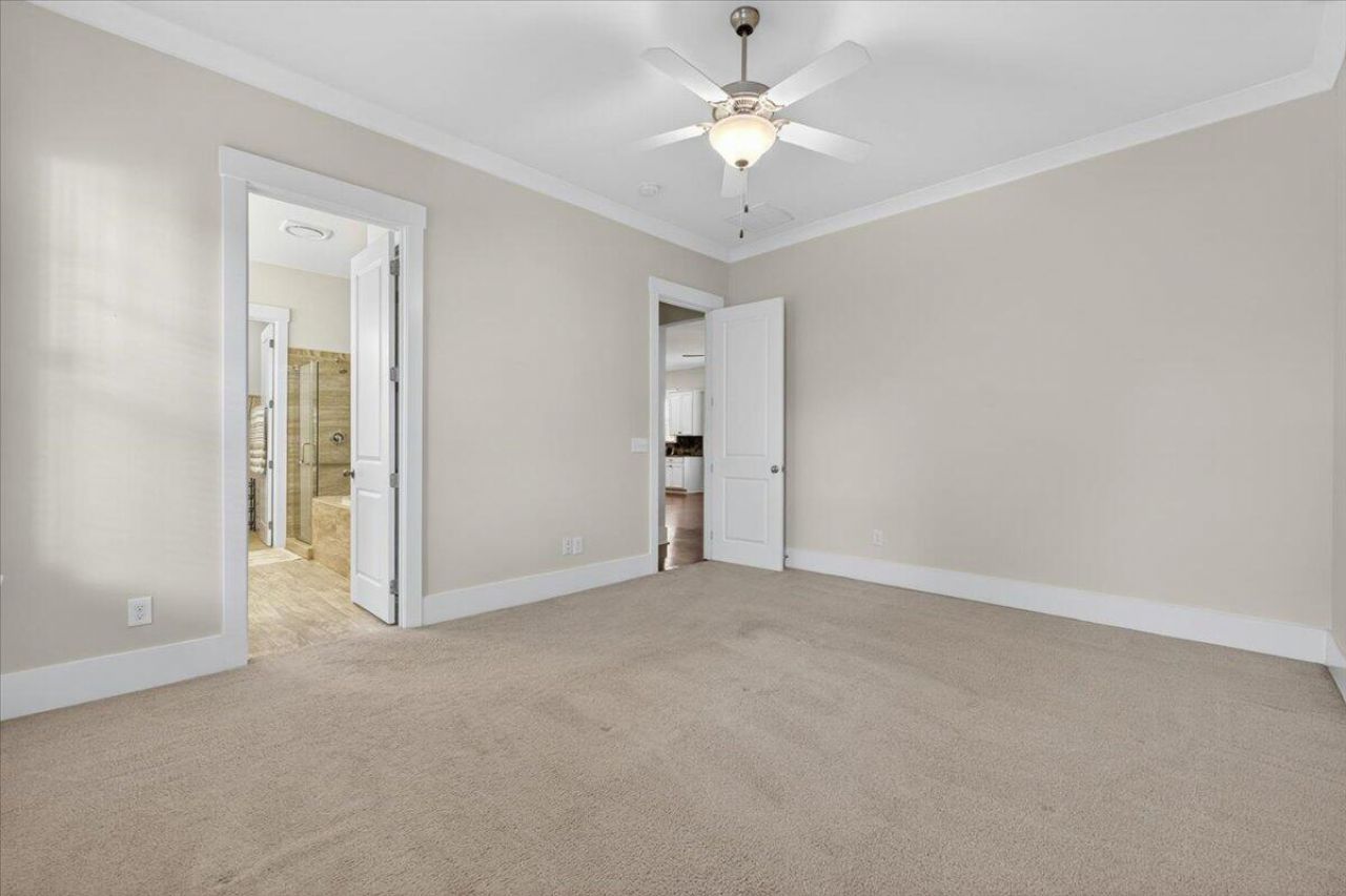 203 Ilderton Street Photo 9
