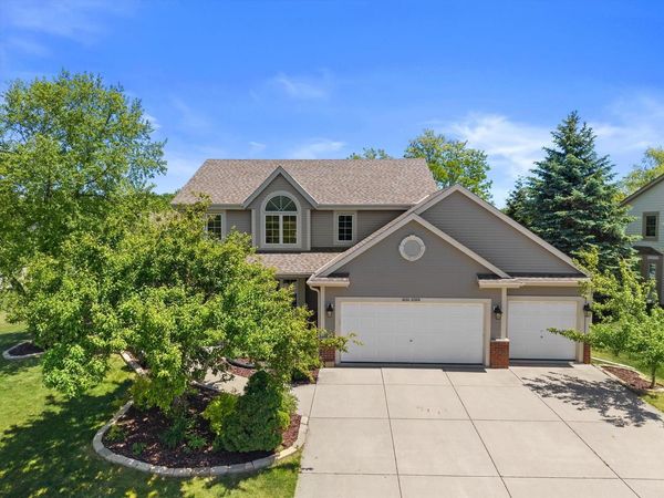 W234N7698 Grey Moss COURT, Sussex, WI 53089