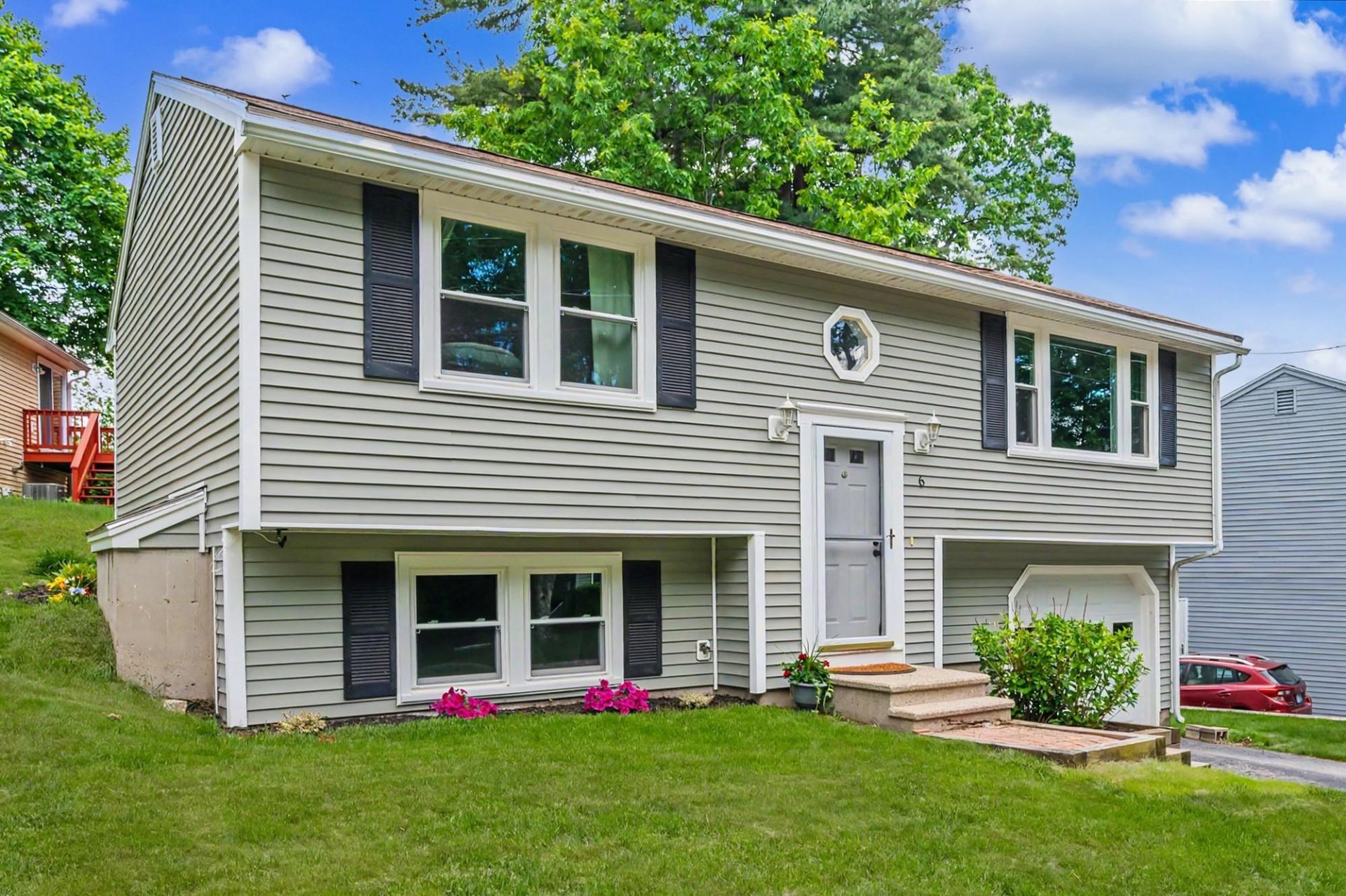 6 Killian Drive, Unit 17, Nashua, NH 03062 Main Photo