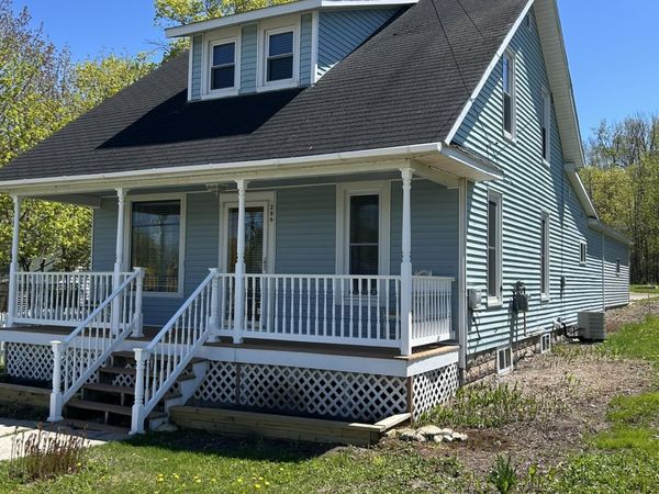 286 E Truckey Street, St. Ignace, MI 49781