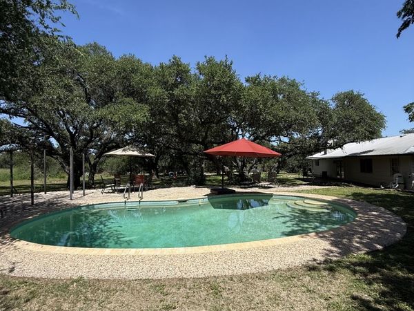 3881 MENGER DR, San Antonio, TX 78259
