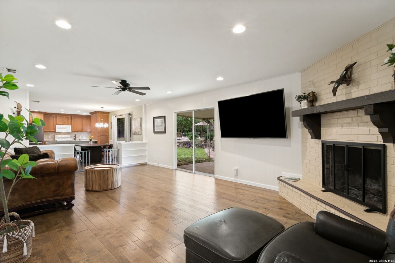 3881 Menger Dr, San Antonio, TX 78259 Main Photo